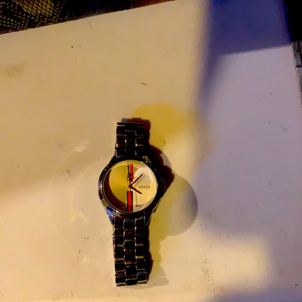 Men’s Gucci watch
